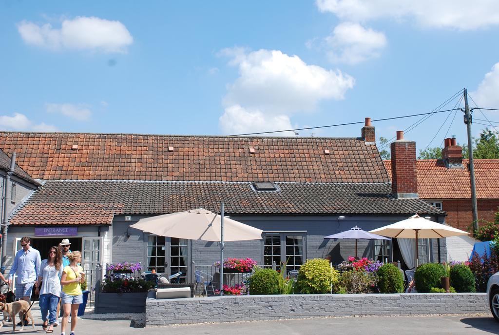 The Angel Inn Warminster Ngoại thất bức ảnh