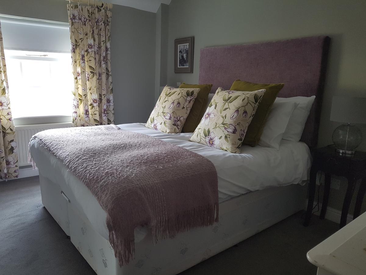 The Angel Inn Warminster Ngoại thất bức ảnh