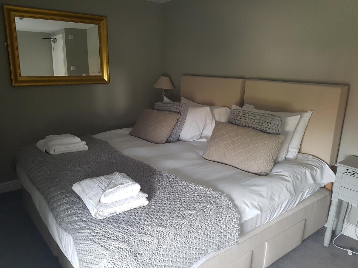 The Angel Inn Warminster Ngoại thất bức ảnh