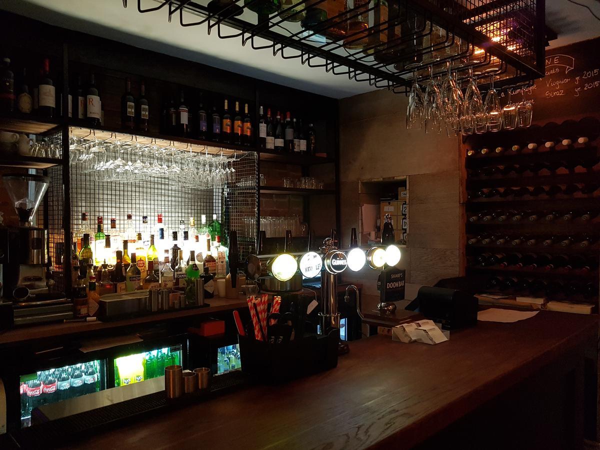 The Angel Inn Warminster Ngoại thất bức ảnh