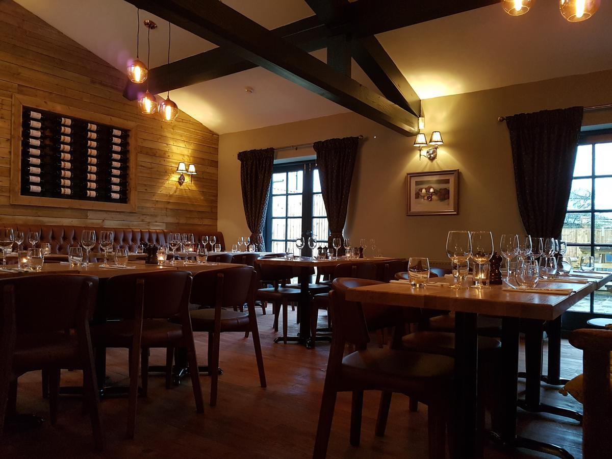 The Angel Inn Warminster Ngoại thất bức ảnh