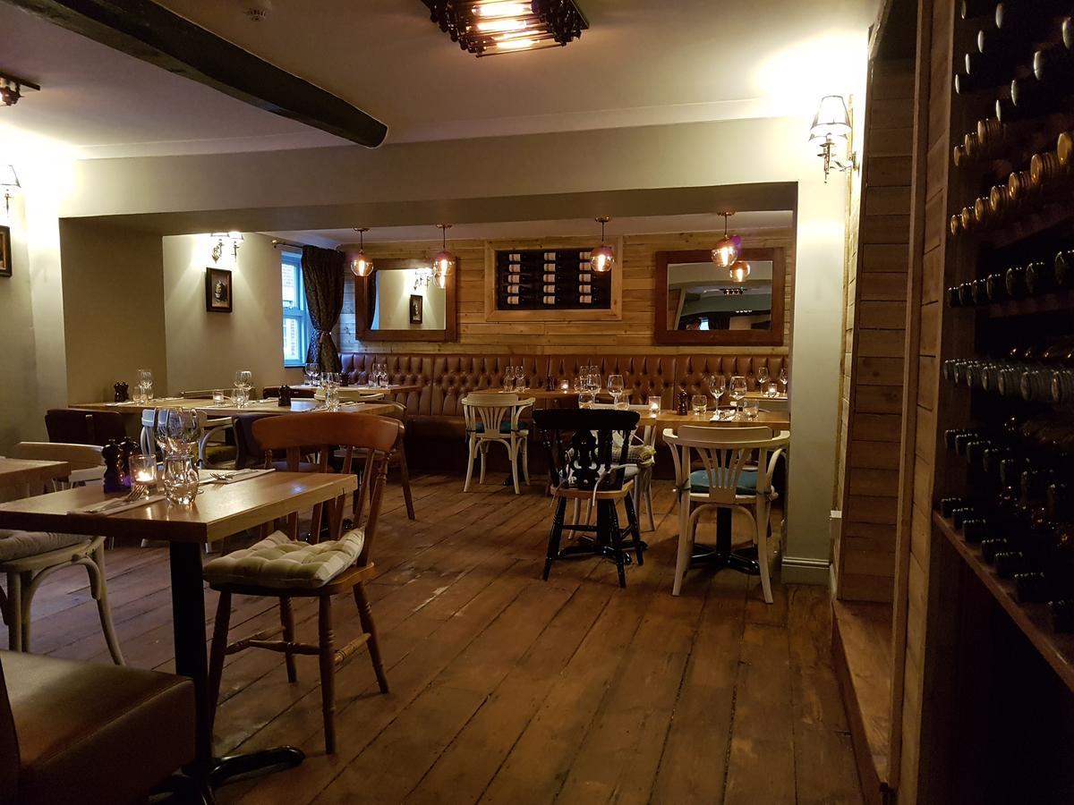 The Angel Inn Warminster Ngoại thất bức ảnh